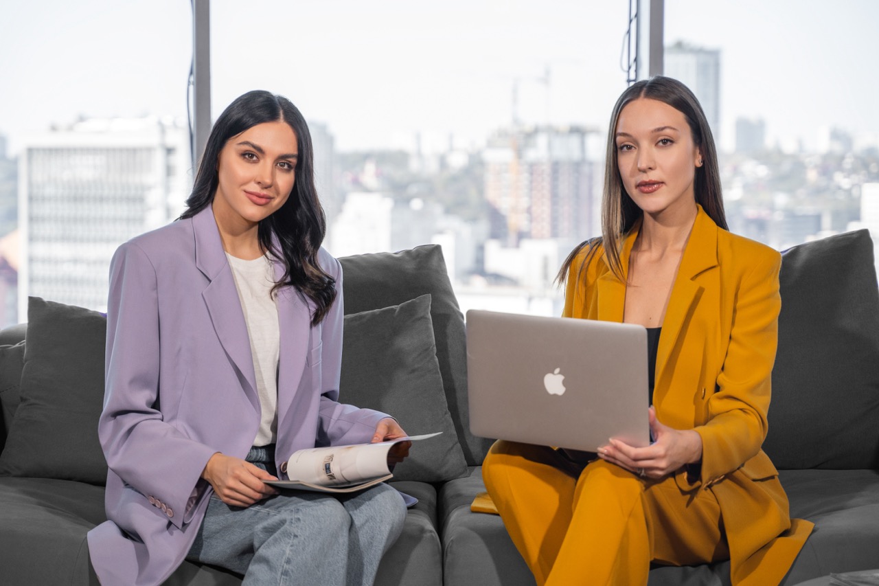 Read more about the article Enhance Business Growth with Effective B2B PR Strategies: A Guide to B2B Public Relations